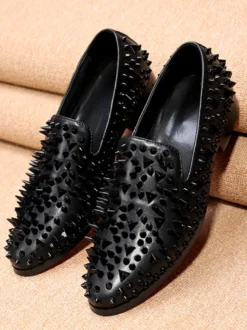 Mocassins à rivets pour hommes bout pointu en cuir de vache à enfiler pour bal de promo ou mariage