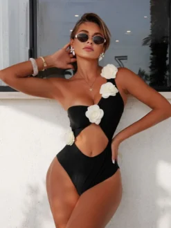 Monokini une pièce à fleurs 3D asymétrique échancré à la taille et décolleté plongeant