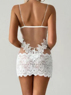 Nuisette en dentelle florale transparente mini-robe nuisette à fines bretelles et résille transparente