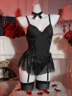 Nuisette en dentelle rose dos nu pour femme