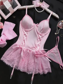 Nuisette en dentelle rose dos nu pour femme