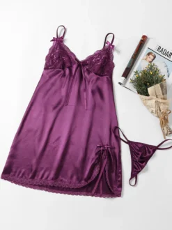 Nuisette en satin et dentelle pour femme fendue sur le côté bretelles spaghetti ensemble de lingerie avec string