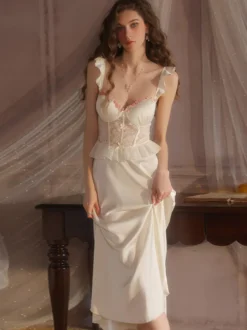 Nuisette longue de mariée en dentelle abricot dos nu bretelles à volants tulle chic satin style corset