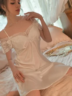 Nuisette longue de mariée en dentelle blanche dos nu lingerie sexy