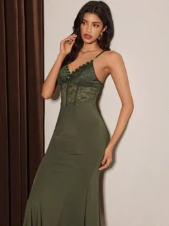 Nuisette longue vert chasseur en dentelle dos nu lingerie sexy