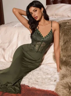 Nuisette longue vert chasseur en dentelle dos nu lingerie sexy