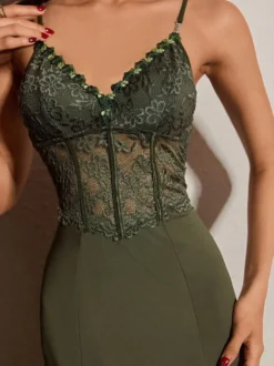Nuisette longue vert chasseur en dentelle dos nu lingerie sexy