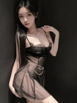 Nuisette rose en résille transparente avec corset à ouverture sur la poitrine