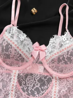 Nuisette sexy bicolore en dentelle rose dos nu avec bas assortis