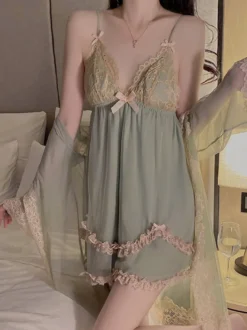 Nuisette sexy en dentelle verte dos nu et tulle style babydoll pour femme.