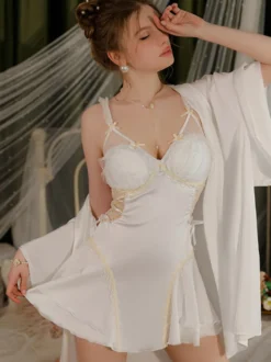 Nuisette sexy en satin bordeaux dentelle et tulle dos nu pour femme.