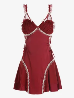 Nuisette sexy en satin bordeaux dentelle et tulle dos nu pour femme.