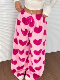 Pantalon large duveteux à imprimé cœur pour femme taille haute avec cordon de serrage style décontracté et moelleux.