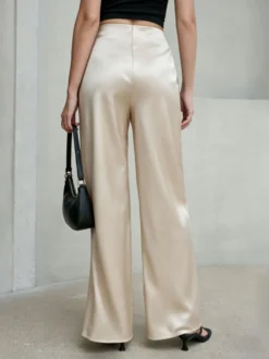 Pantalon marron en satin taille naturelle