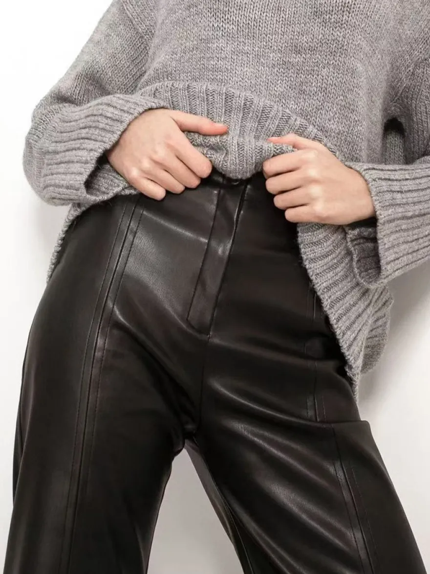 Pantalon rouge en similicuir PU taille naturelle coupe droite chic