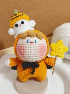 Peluches tricotées à la main pour Halloween poupées elfes sorcières et citrouilles
