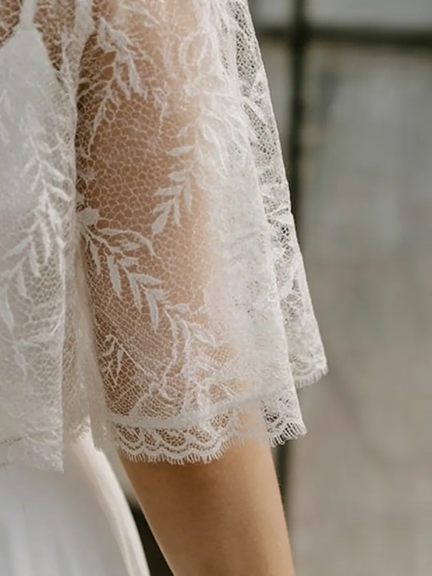 2 pièces combinaison mariage civil robe de mariée bohème en mousseline décolleté travaillé coupe trapèze longueur thé fermeture éclair manches courtes