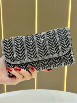 Pochette enveloppe à strass chevron bandoulière chaîne amovible sac à main scintillant pour soirée mariage ou fête.