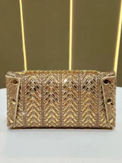 Pochette enveloppe à strass chevron bandoulière chaîne amovible sac à main scintillant pour soirée mariage ou fête.