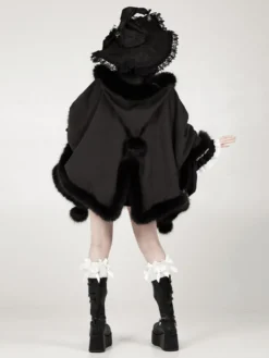 Poncho gothique Lolita en polyester blanc avec pompons pour l'automne