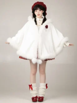 Poncho gothique Lolita en polyester blanc avec pompons pour l'automne
