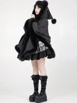 Poncho gothique Lolita en polyester blanc avec pompons pour l'automne