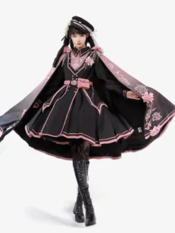 Poncho Lolita militaire Chaînes en polyester noir Brodé imprimé floral Vêtements d'extérieur Lolita