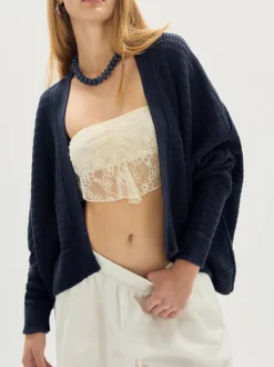 Pull oversize en maille ajourée col V manches chauve-souris ourlet asymétrique cardigan ouvert sur le devant