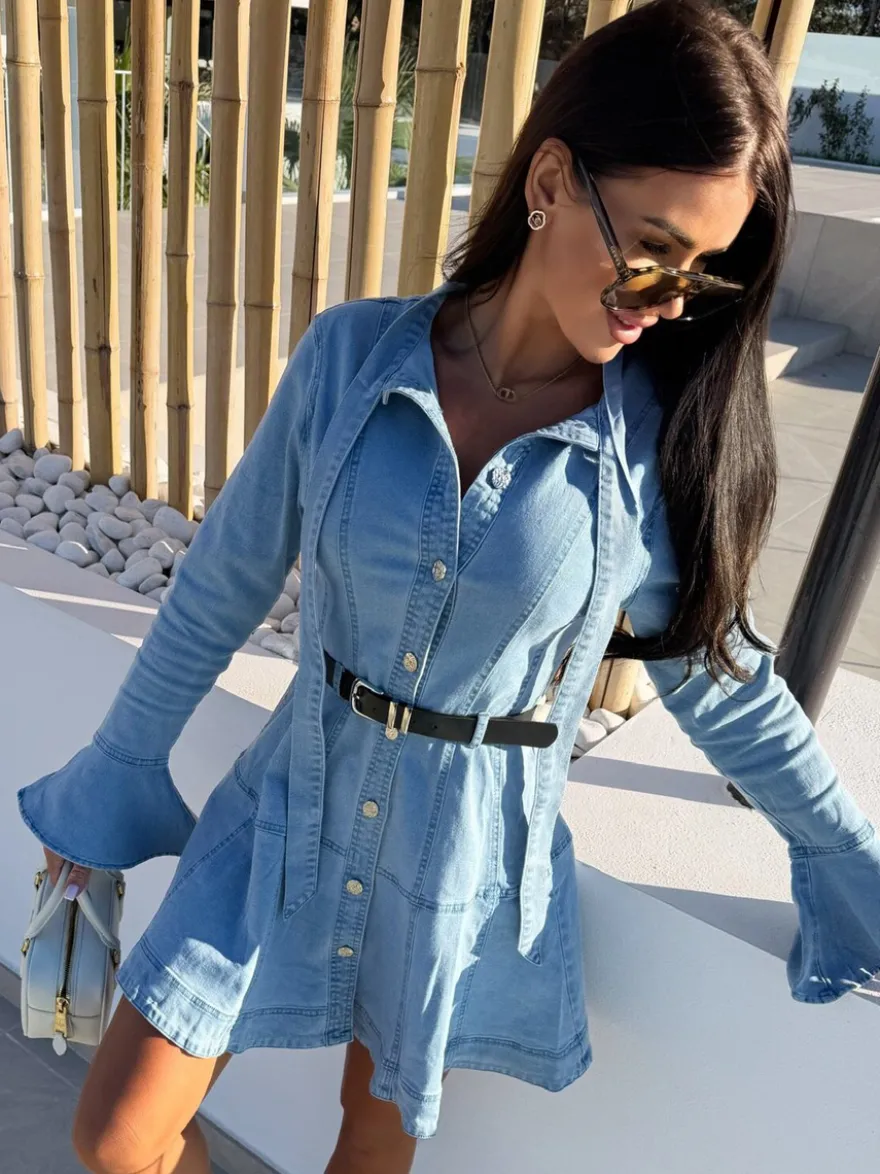 Robe chemise en jean mini à manches cloche pour femme - Bleu clair poignets évasés boutonnée et ceinturée - Collection printemps 2026