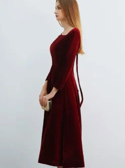 Robe cocktail col carré manche longue zip sur dos avec laçage