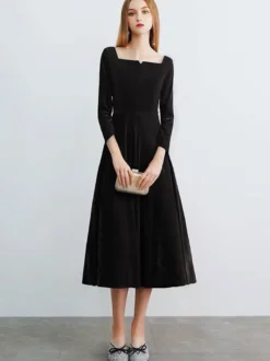 Robe cocktail col carré manche longue zip sur dos avec laçage