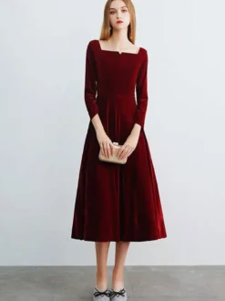 Robe cocktail col carré manche longue zip sur dos avec laçage