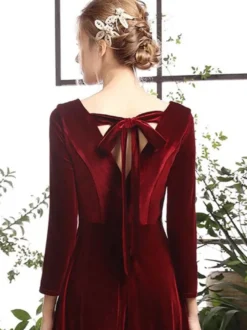 Robe cocktail col carré manche longue zip sur dos avec laçage