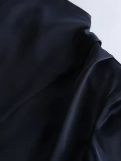 Robe courte en satin bleu marine pour femme - Élégante robe à col montant froncé et manches évasées - Idéale pour un cocktail de printemps 2026