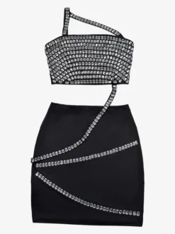 Robe courte moulante asymétrique à une épaule et strass 2026