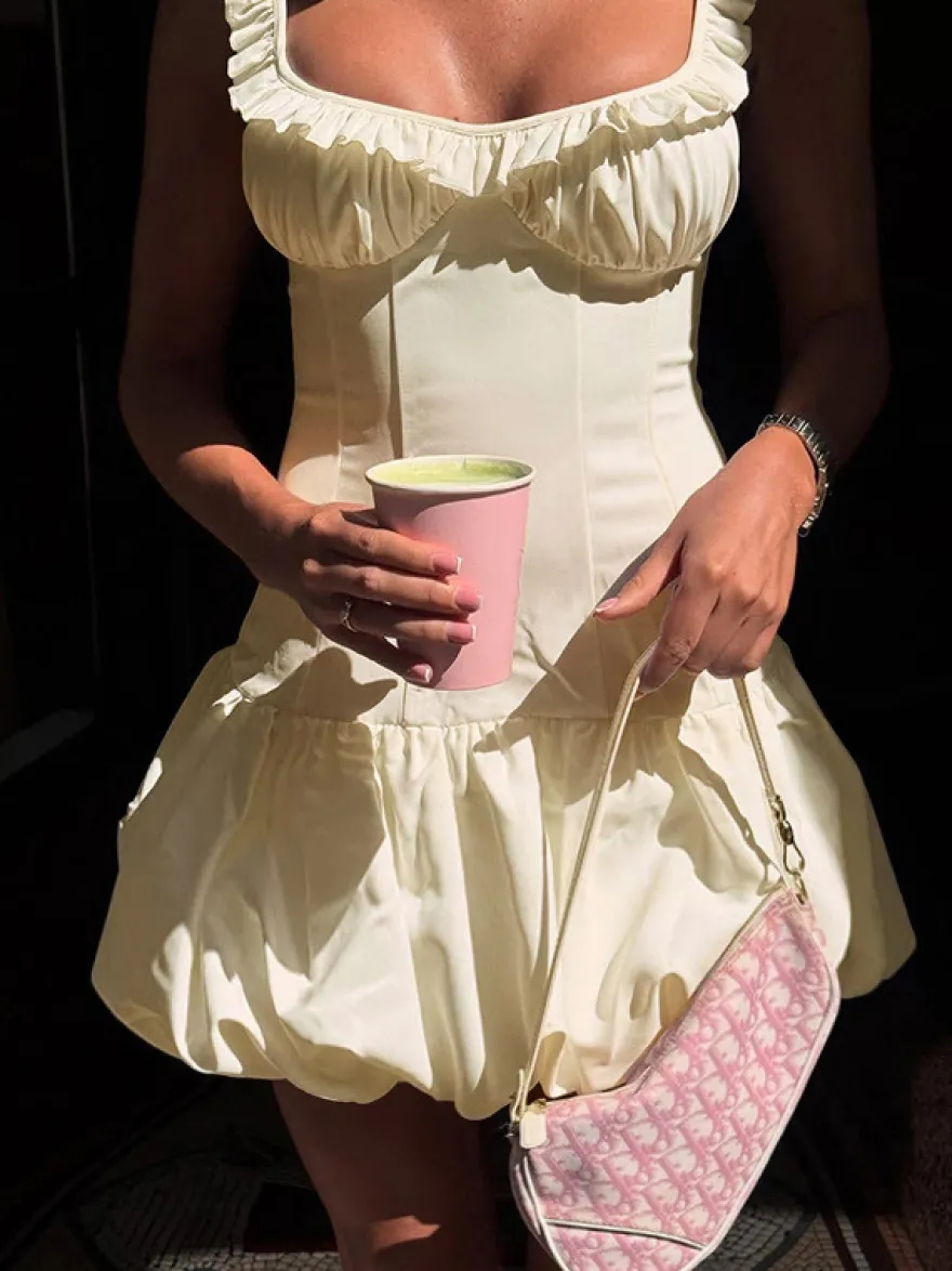 Robe courte à ourlet bouffant pour femme - Coupe corset à volants style Coquette - Look idéal pour une fête d'été à la plage 2026