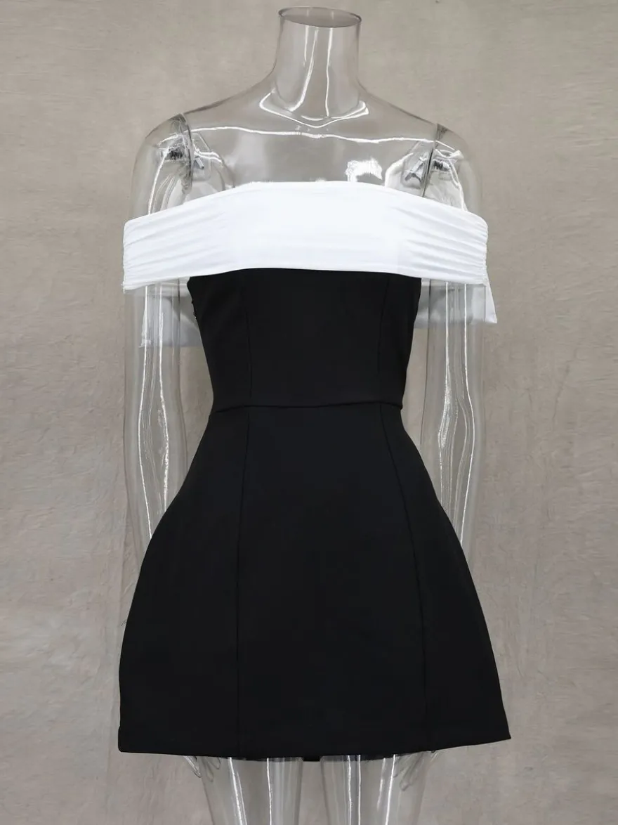 Robe courte à épaules dénudées avec nœud dans le dos coupe trapèze idéale pour une fête d'anniversaire ou un cocktail 2026