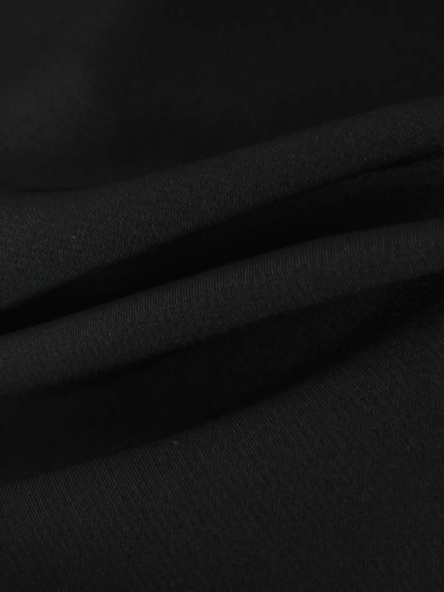 Robe courte évasée noire à bretelles et dos lacé 2026