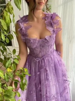 Robe de bal en dentelle florale décolleté en cœur coupe trapèze sans manches style papillon