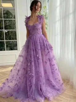 Robe de bal en dentelle florale décolleté en cœur coupe trapèze sans manches style papillon
