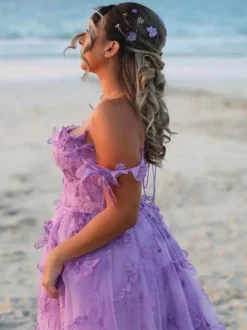 Robe de bal en dentelle florale décolleté en cœur coupe trapèze sans manches style papillon