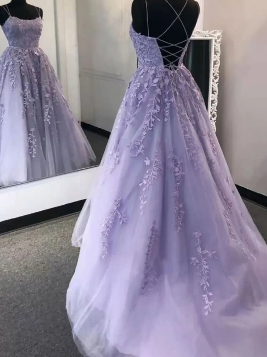 Robe de bal lavande col V à lacets dos nu criss-cross robes de soirée en dentelle