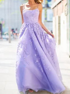 Robe de bal lavande col V à lacets dos nu criss-cross robes de soirée en dentelle
