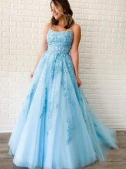 Robe de bal lavande col V à lacets dos nu criss-cross robes de soirée en dentelle