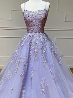 Robe de bal lavande col V à lacets dos nu criss-cross robes de soirée en dentelle
