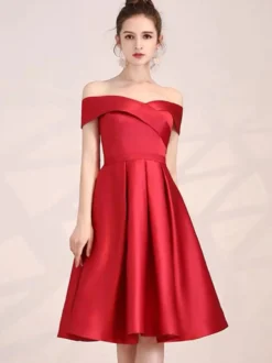 Robe de bal rouge en satin laçage sur dos hors de l'épaule longueur au genou robe cérémonie