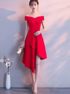 Robe de cocktail bleu marine hors de l'épaule asymétrique en satin robe de soirée