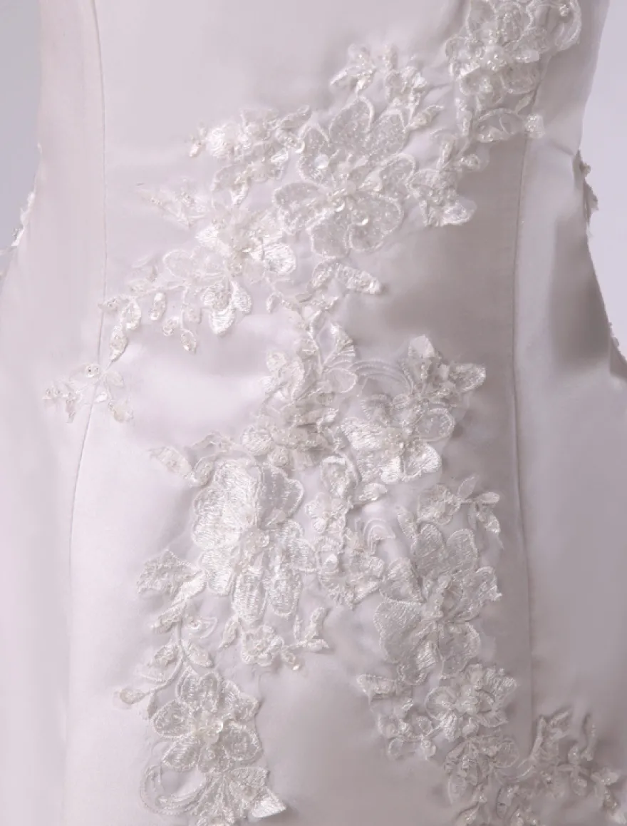 Robe de cortège enfant blanc en satin col rond avec applique