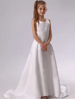 Robe de cortège enfant blanc en satin col rond avec applique