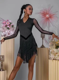 Robe de danse latine noire à franges pour femme manches longues dos nu élégante en polyester.